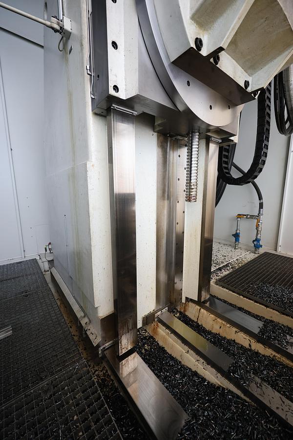 Used Gleason Pfauter P 2400/2800 CNC Vertical Gear Hobbing Machine