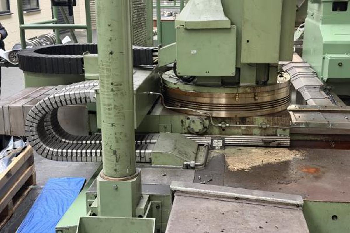 Used Tacchi HD3 / 130L CNC Horizontal Lathe with Live Spindle Milling Tower & C-Axis