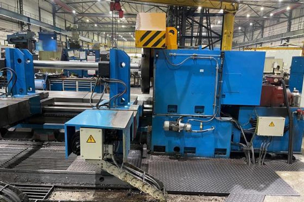 Used Giuseppe Giana GGH 1100/760 x 12000 CNC Horizontal Lathe