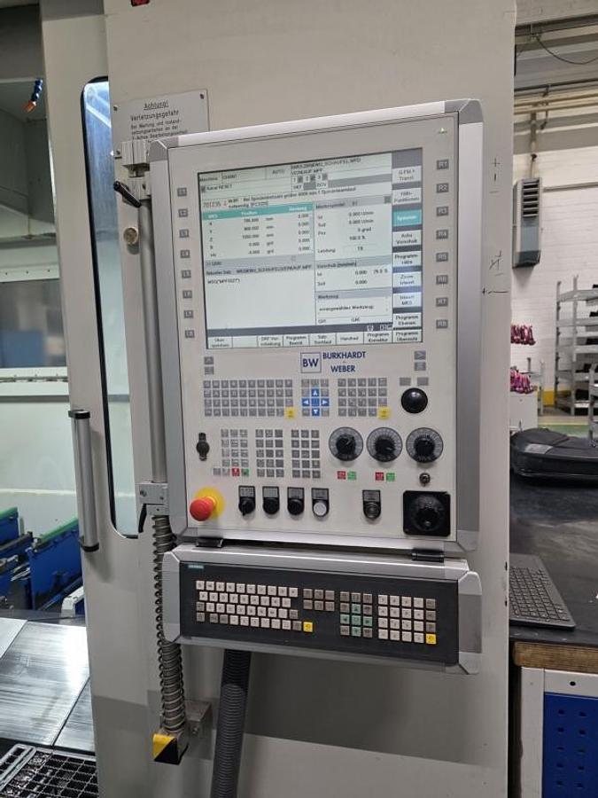 Used BURKHARDT + WEBER / MCR 900 HVC 2 Pallets Universal Machining Center 