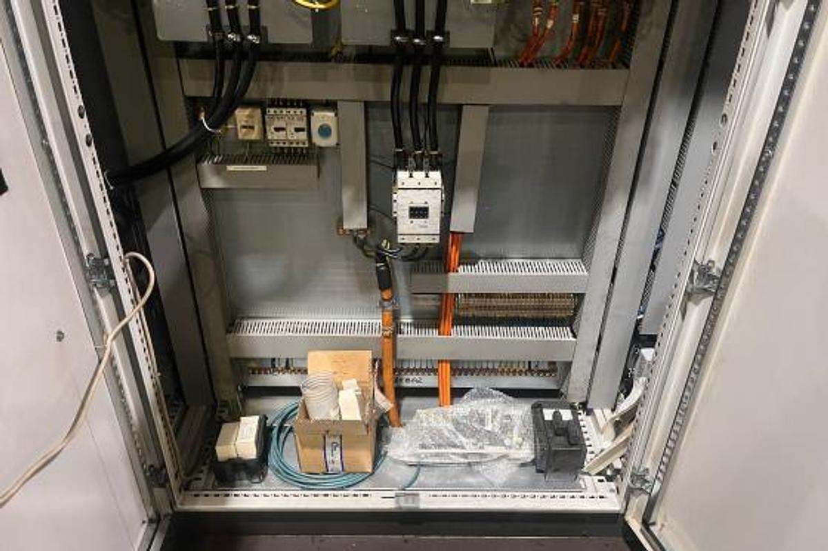 Used Giuseppe Giana GGH 1100/760 x 12000 CNC Horizontal Lathe