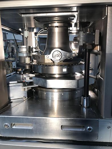 Used Fette P2000 Tablet Press