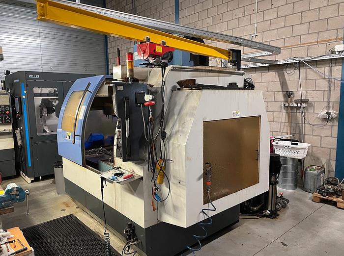 Gebruikt 2003 Leadwell V-40