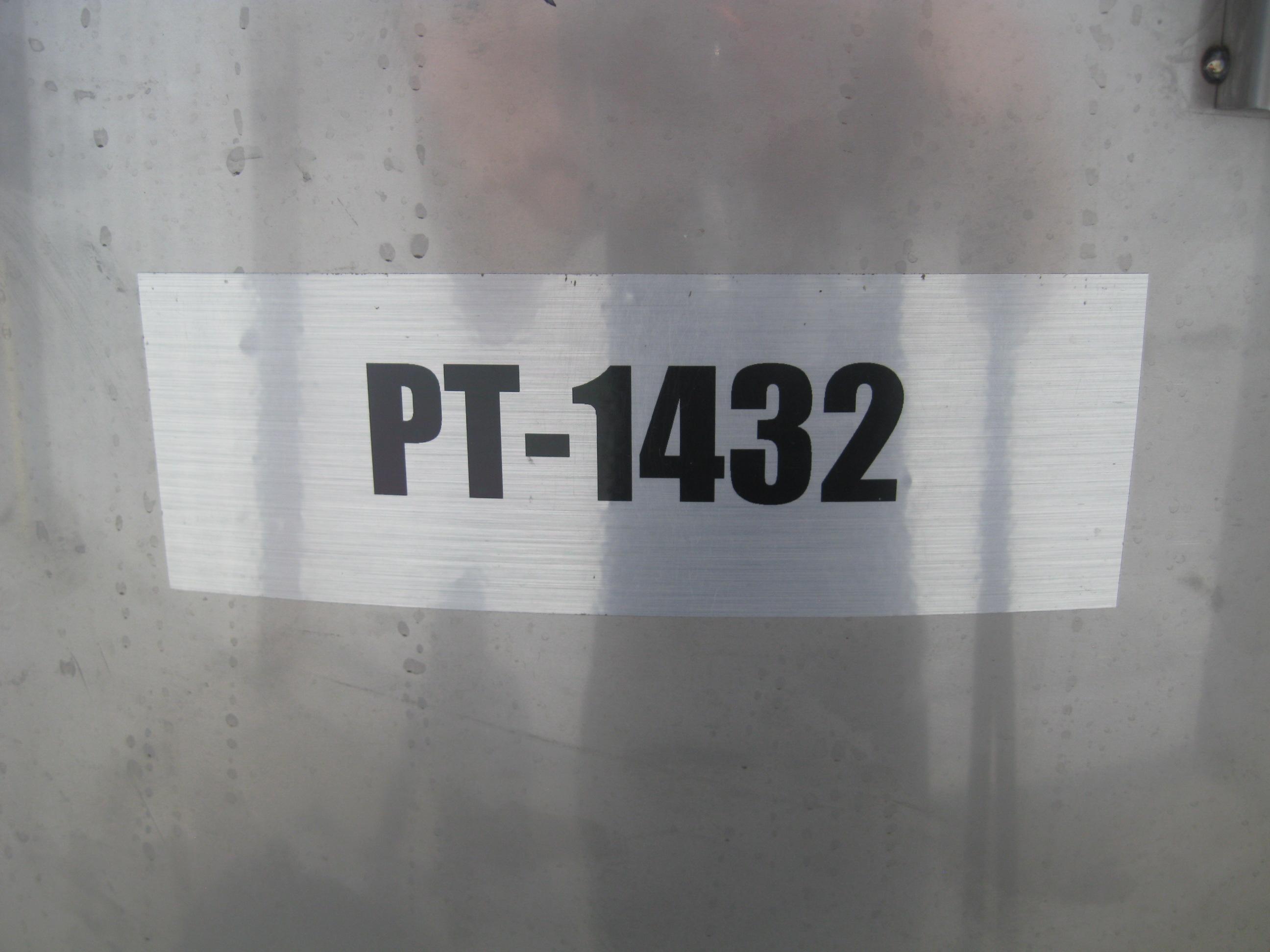 Used 300 LITERS PROCESSOR TANK. SCRAPE SURFACE AGITATION WITH BUILT IN HEATING SYSTEM.