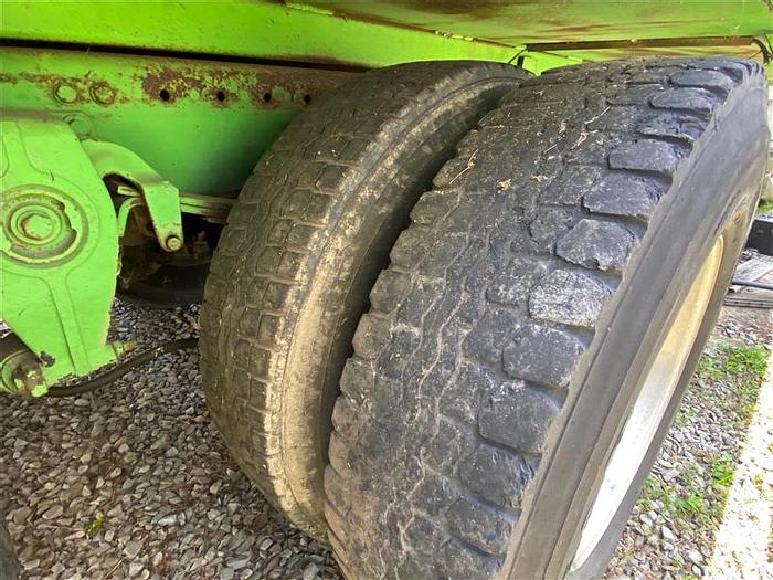 Used 1994 Freightliner 2000 Gallon Flat Bed Water Tank