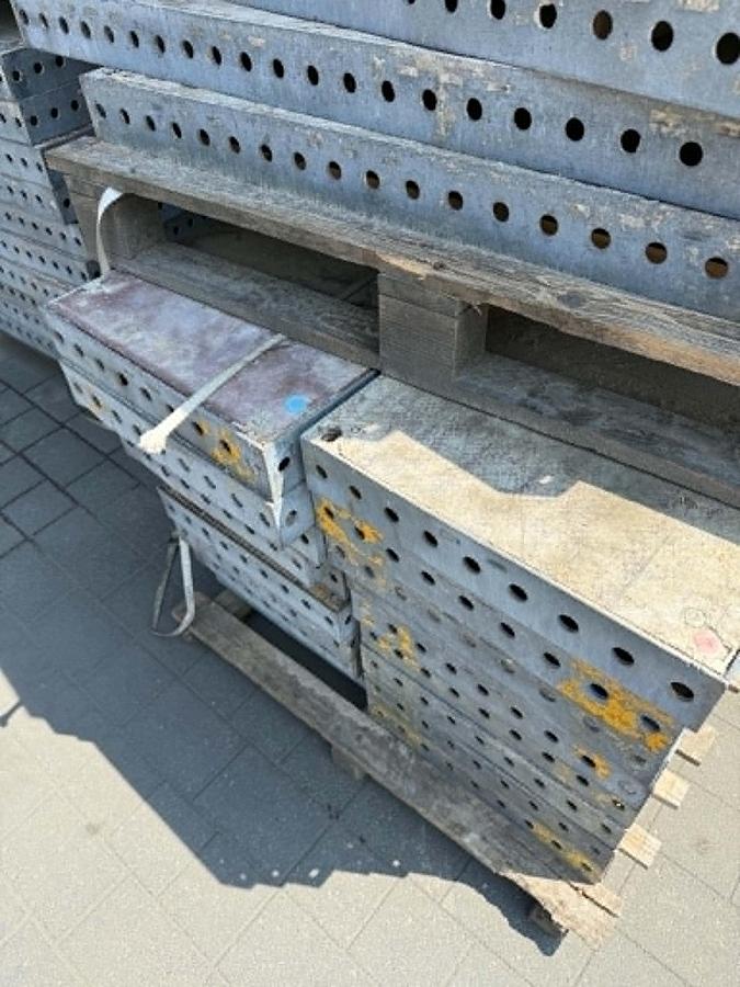 Used Hunnebeck Tekko szalunki zestaw na 363m2 do remontu