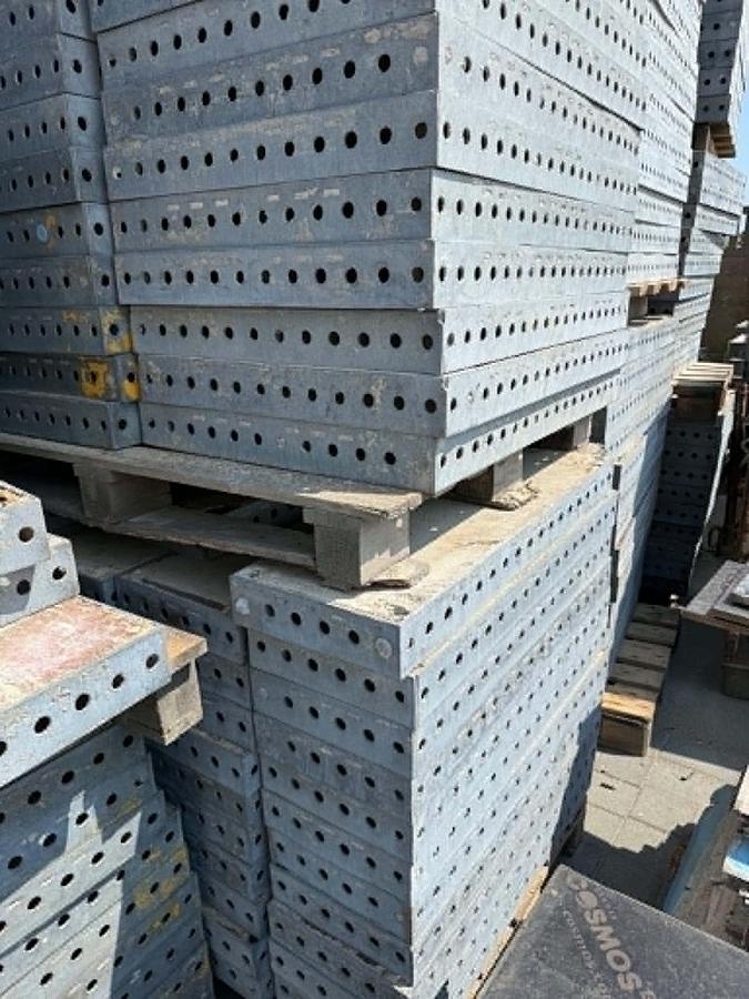 Used Hunnebeck Tekko szalunki zestaw na 363m2 do remontu