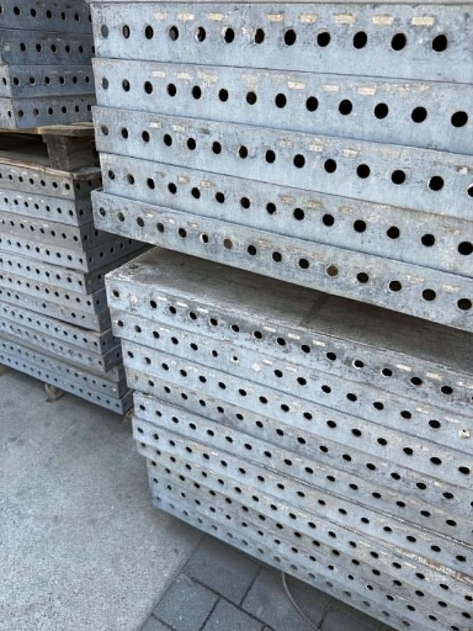 Used Hunnebeck Tekko szalunki zestaw na 363m2 do remontu