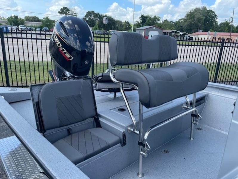 2027 Xpress Boats H20 Bay