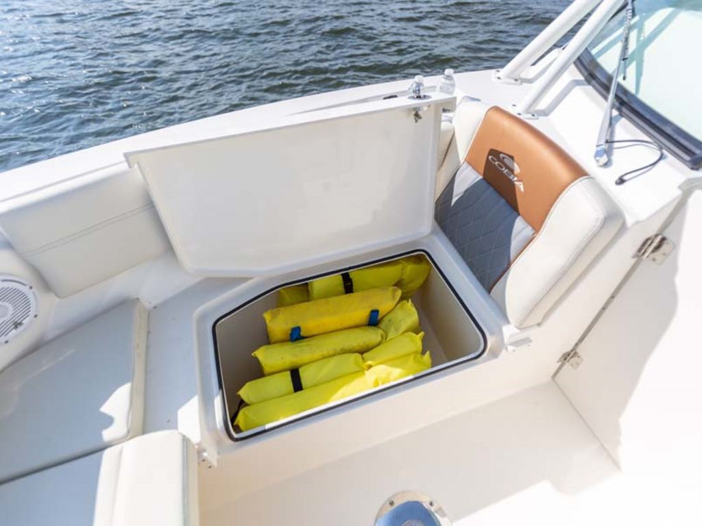2026 Cobia Boats 240 DC Base