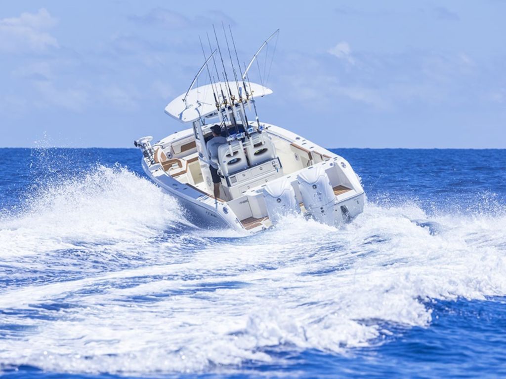 2026 Cobia Boats 285 CC Base