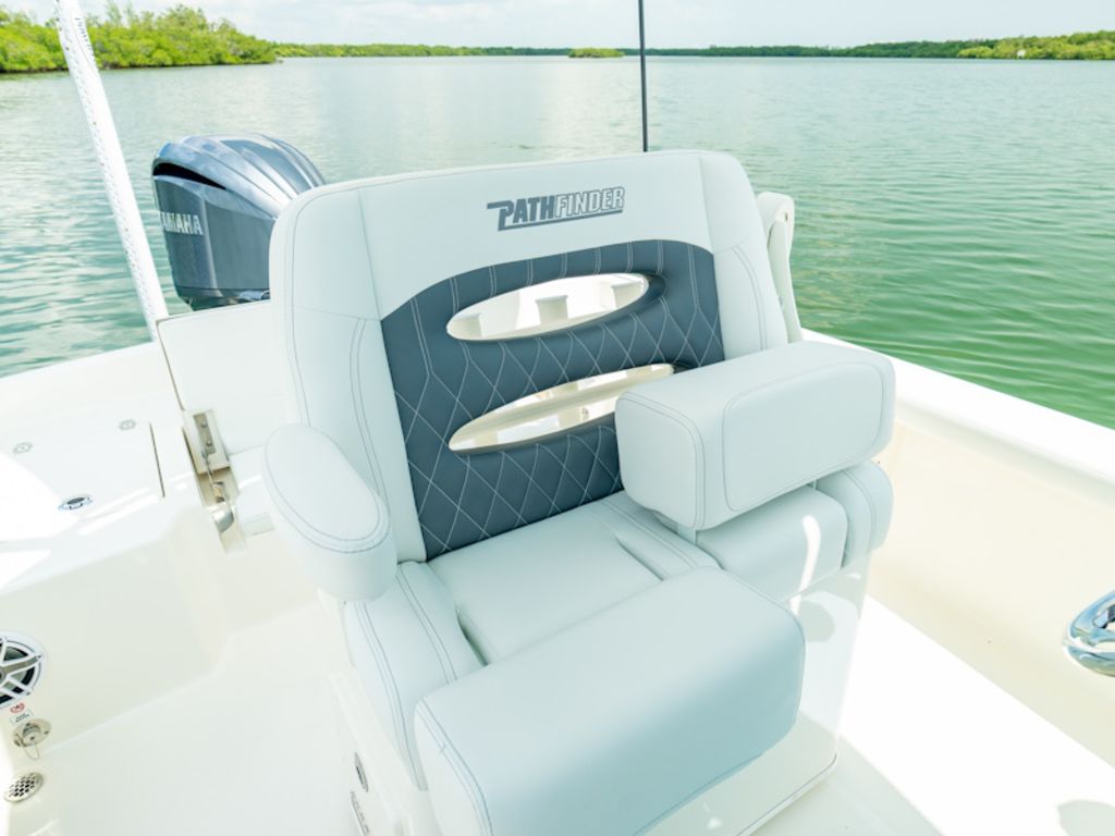2027 Pathfinder Boats 2400 Hybrid Base