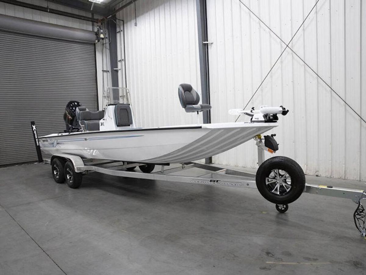 2026 Xpress Boats SW22B Base