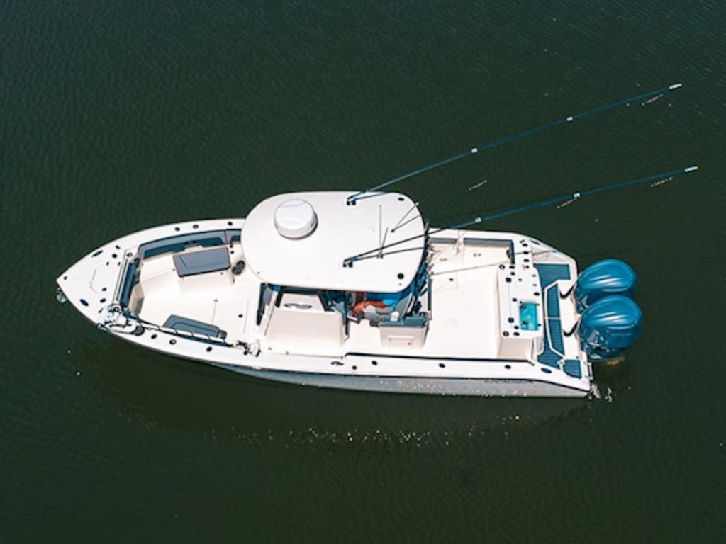 2026 Cobia Boats 285 Open Base