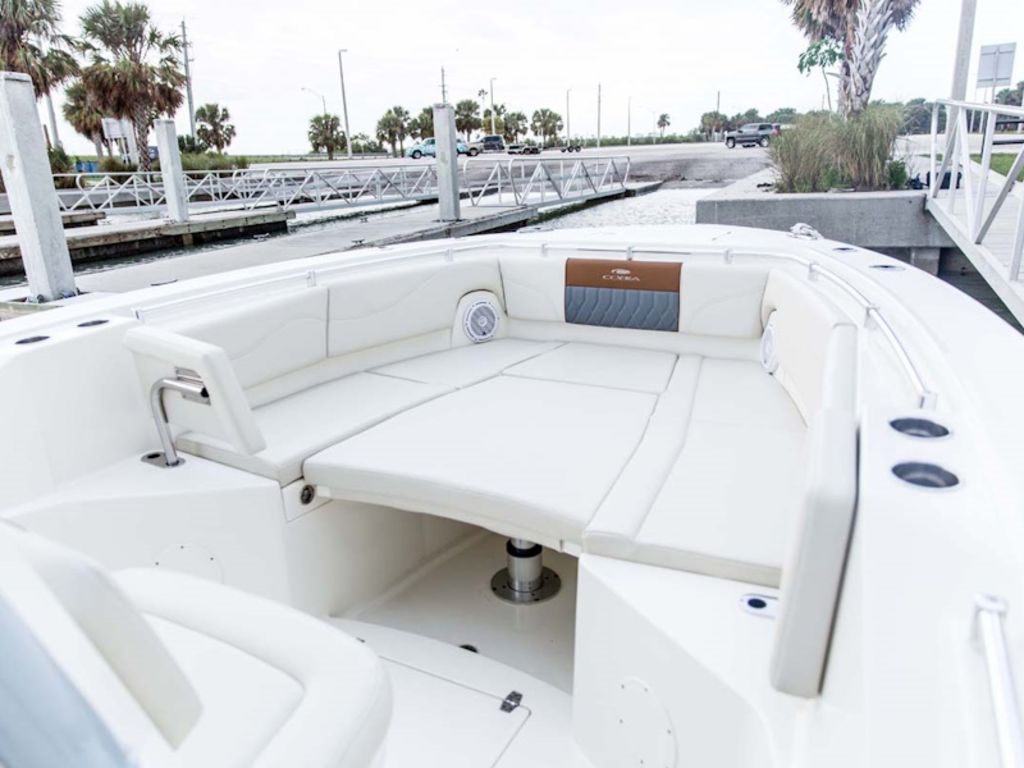 2026 Cobia Boats 320 CC Base