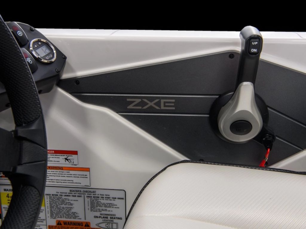 2026 Skeeter ZXE21 Base
