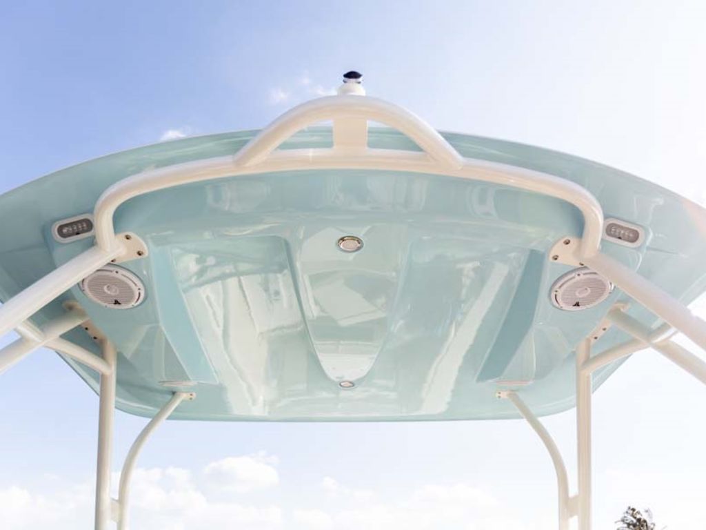 2026 Cobia Boats 240 DC Base