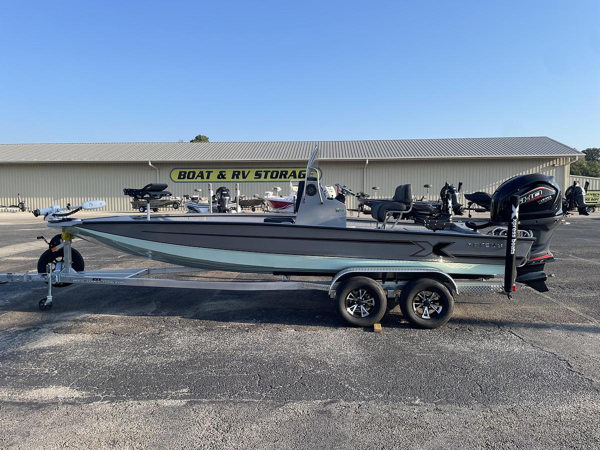 2027 Xpress H22 Bay