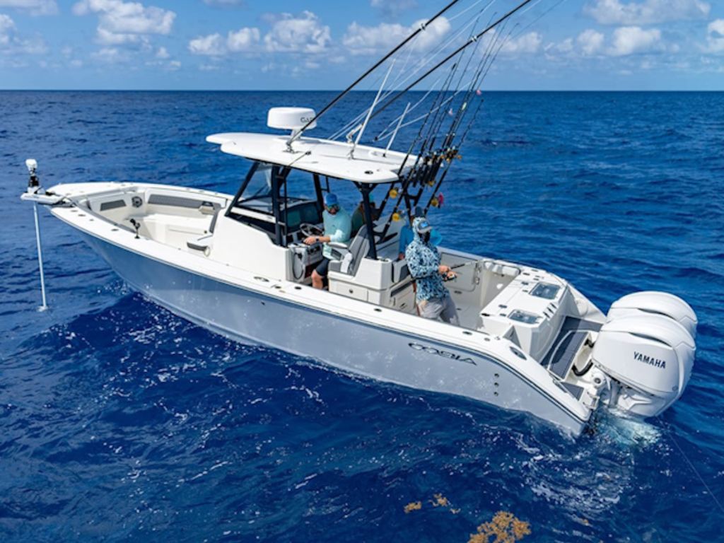 2026 Cobia Boats 305 CC Base