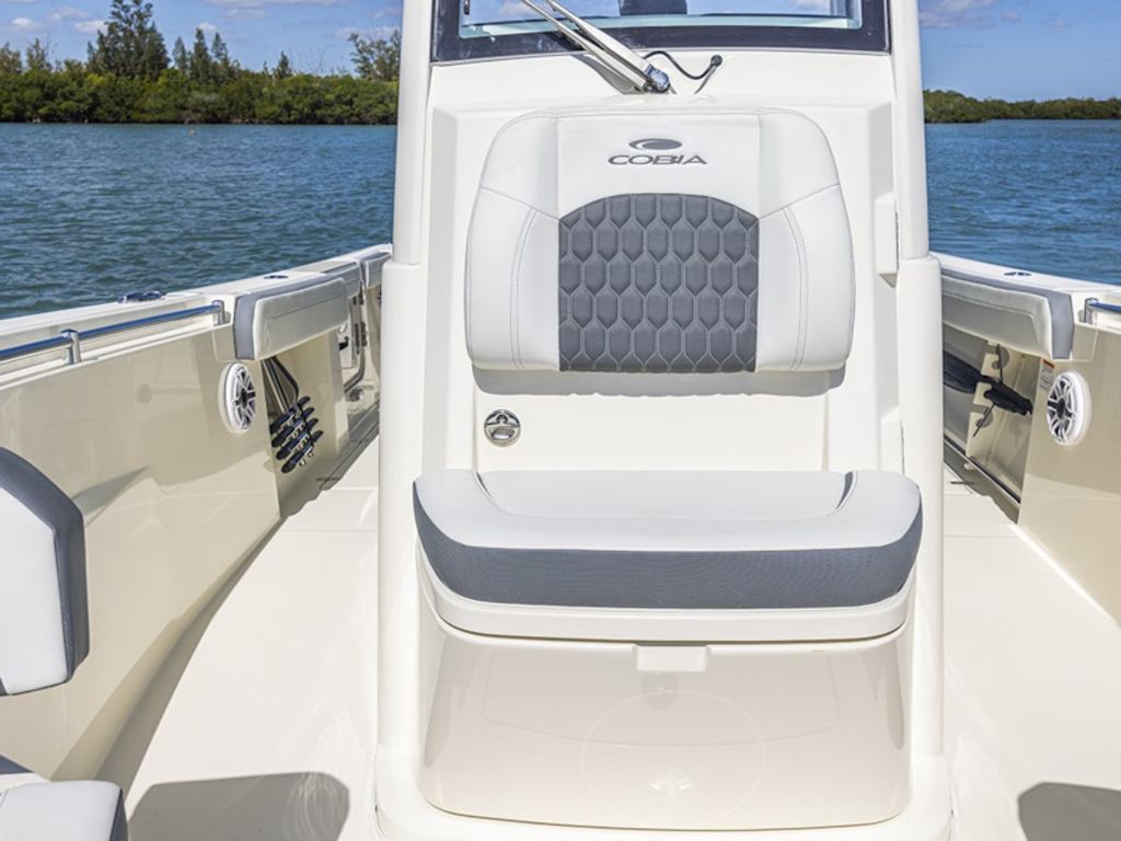 2026 Cobia Boats 265 CC Base