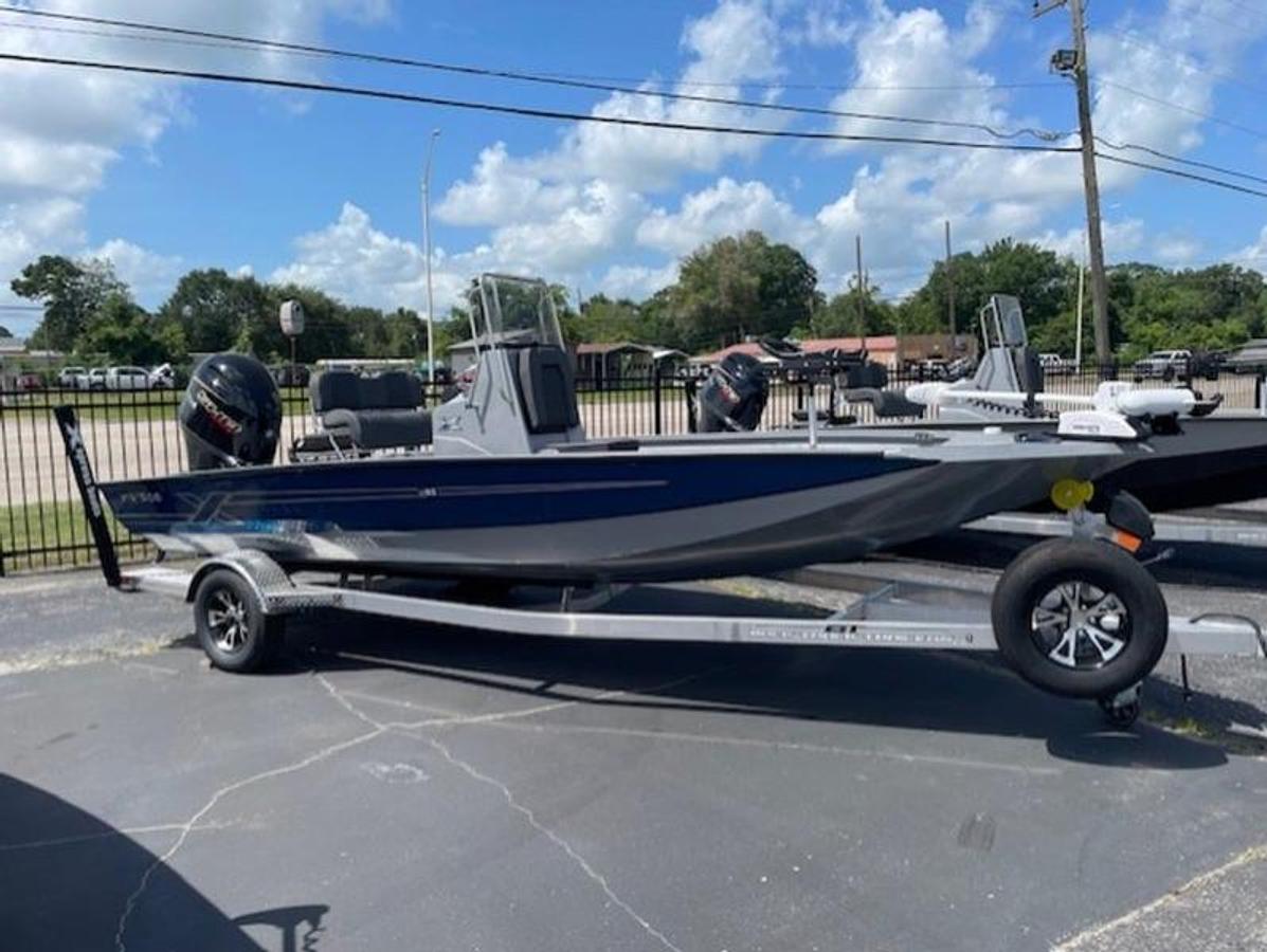 2027 Xpress Boats H20 Bay