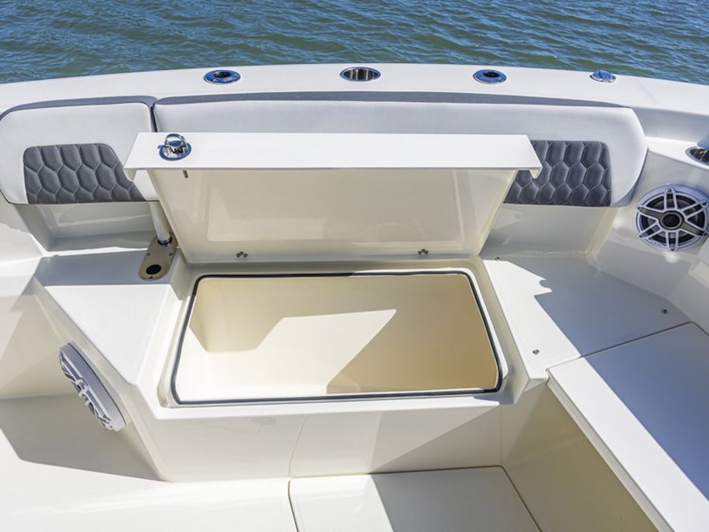 2026 Cobia Boats 265 CC Base
