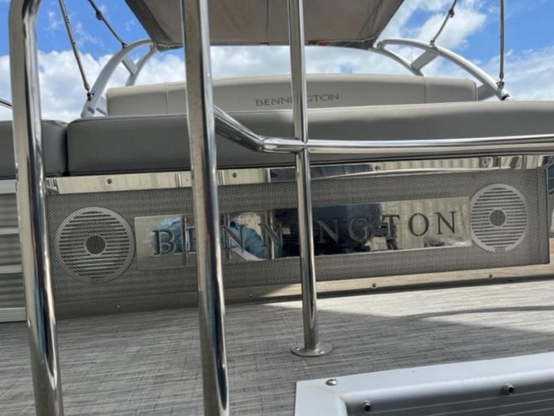 2023 Bennington 23 LSBA