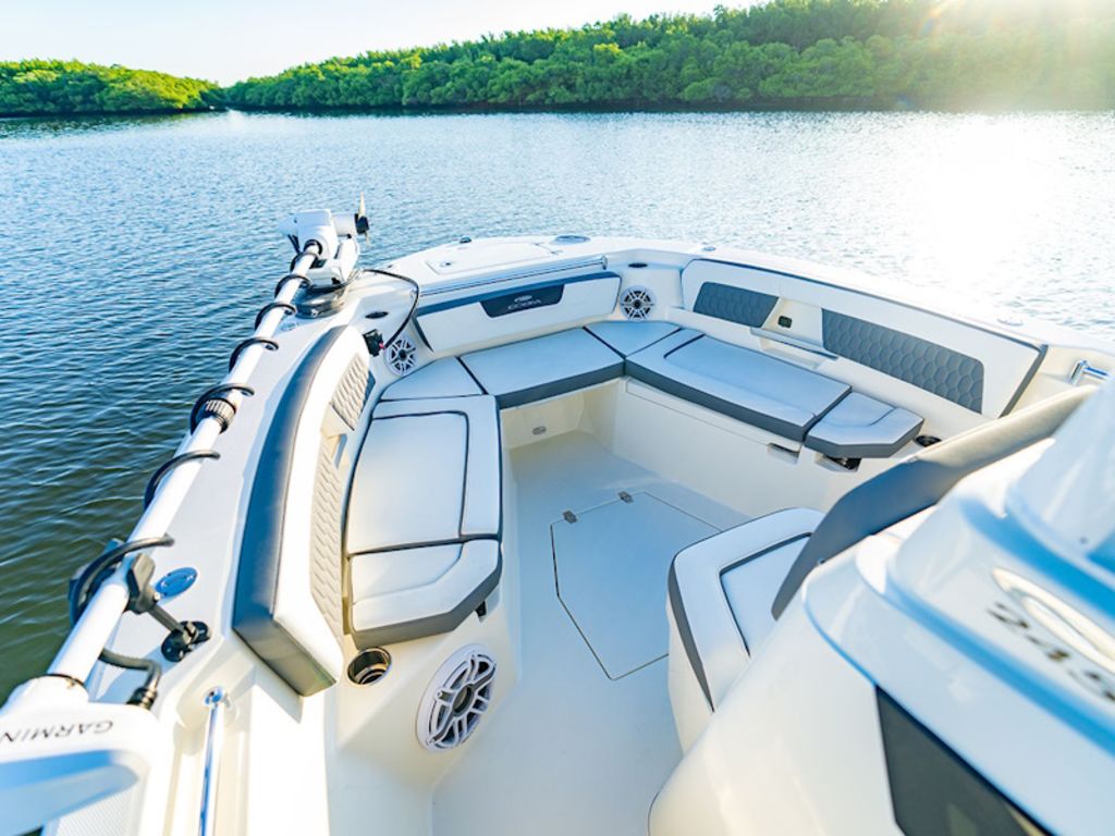 2026 Cobia Boats 245 CC Base