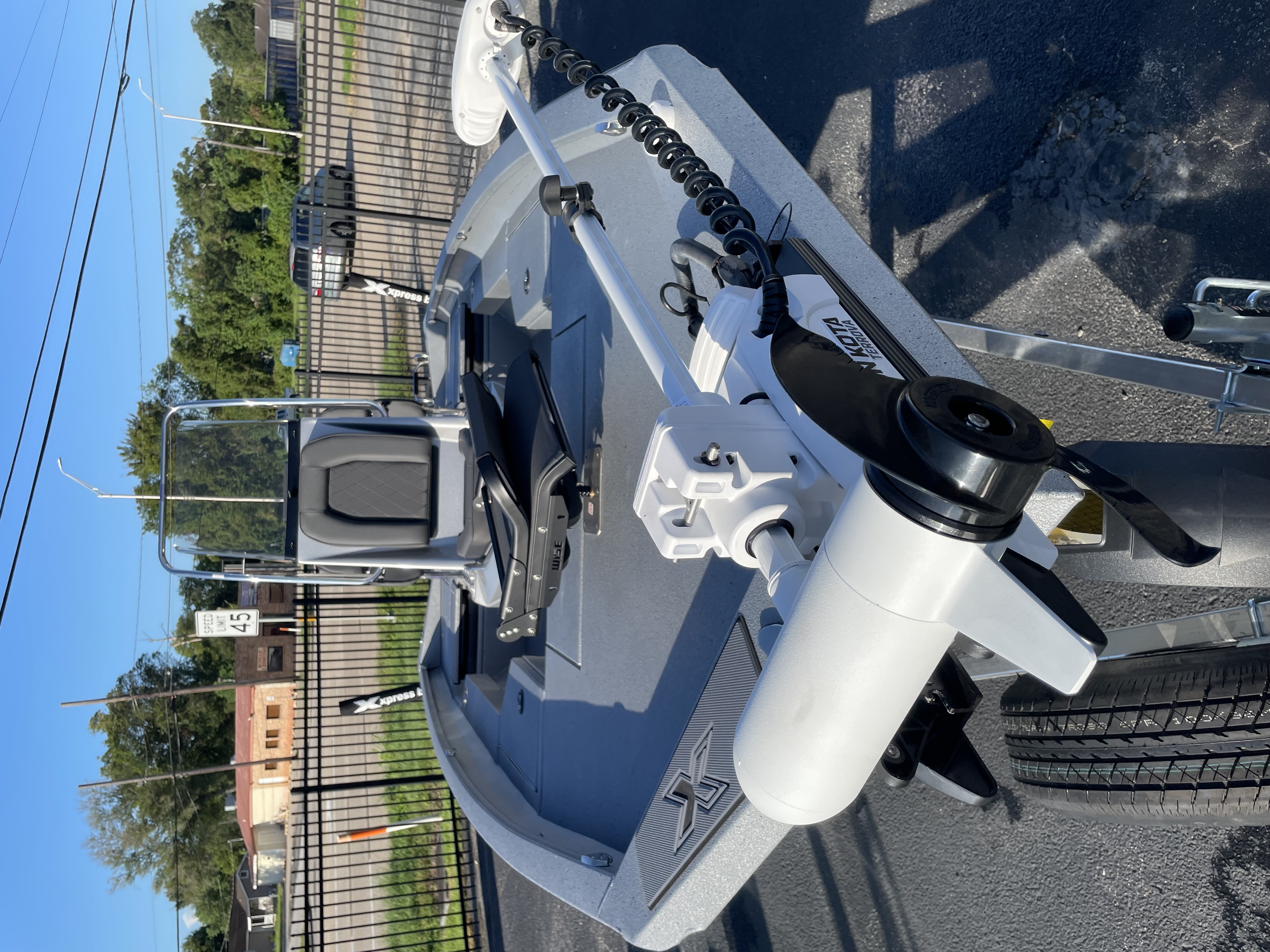 2027 Xpress Boats H20 Bay