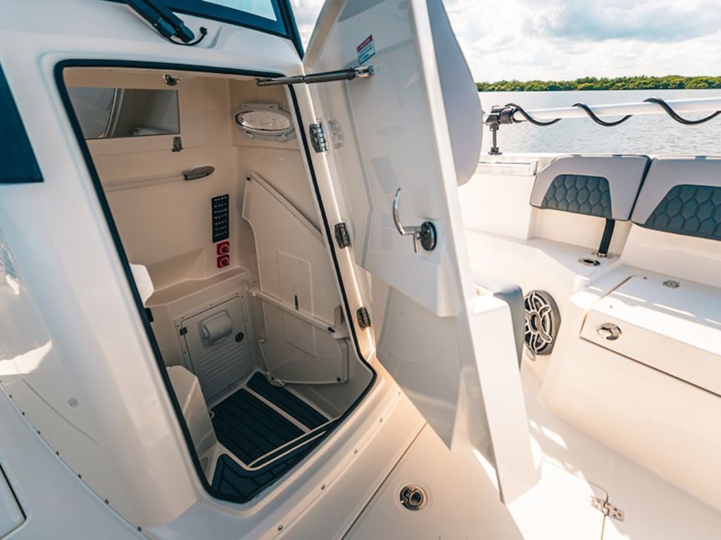 2026 Cobia Boats 285 Open Base