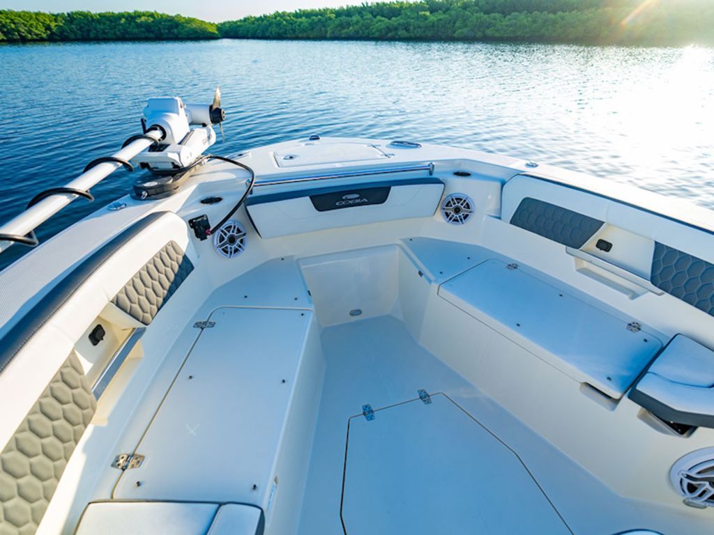 2026 Cobia Boats 245 CC Base