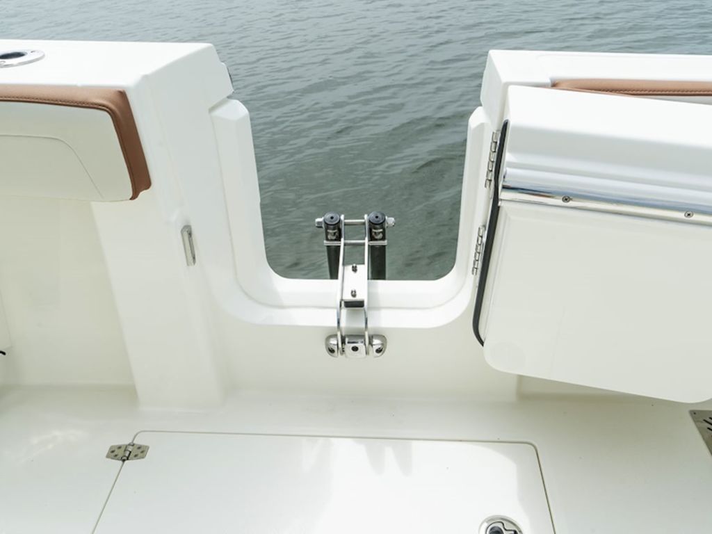 2026 Cobia Boats 285 CC Base