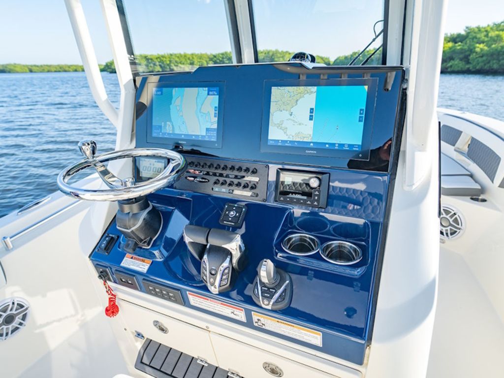 2026 Cobia Boats 245 CC Base