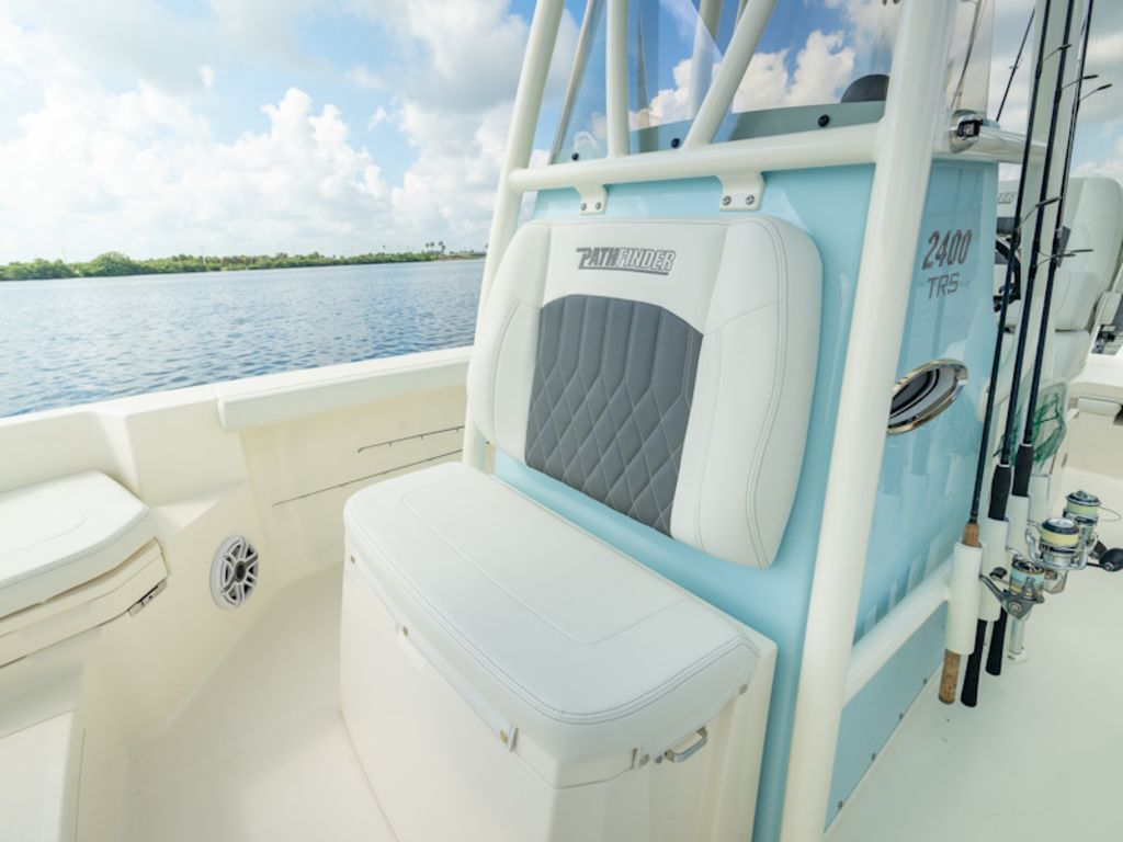 2027 Pathfinder Boats 2400 Hybrid Base