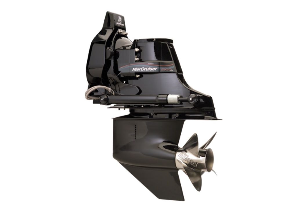 2026 Mercury Marine® Bravo Three, Three X and Three XR Base
