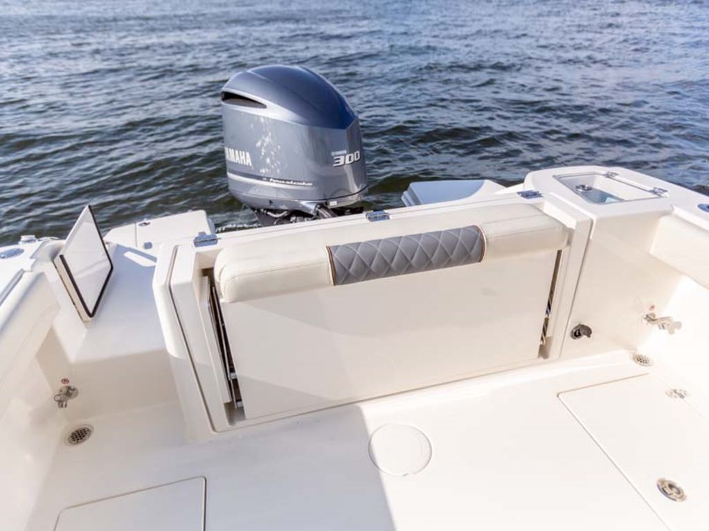 2026 Cobia Boats 240 DC Base