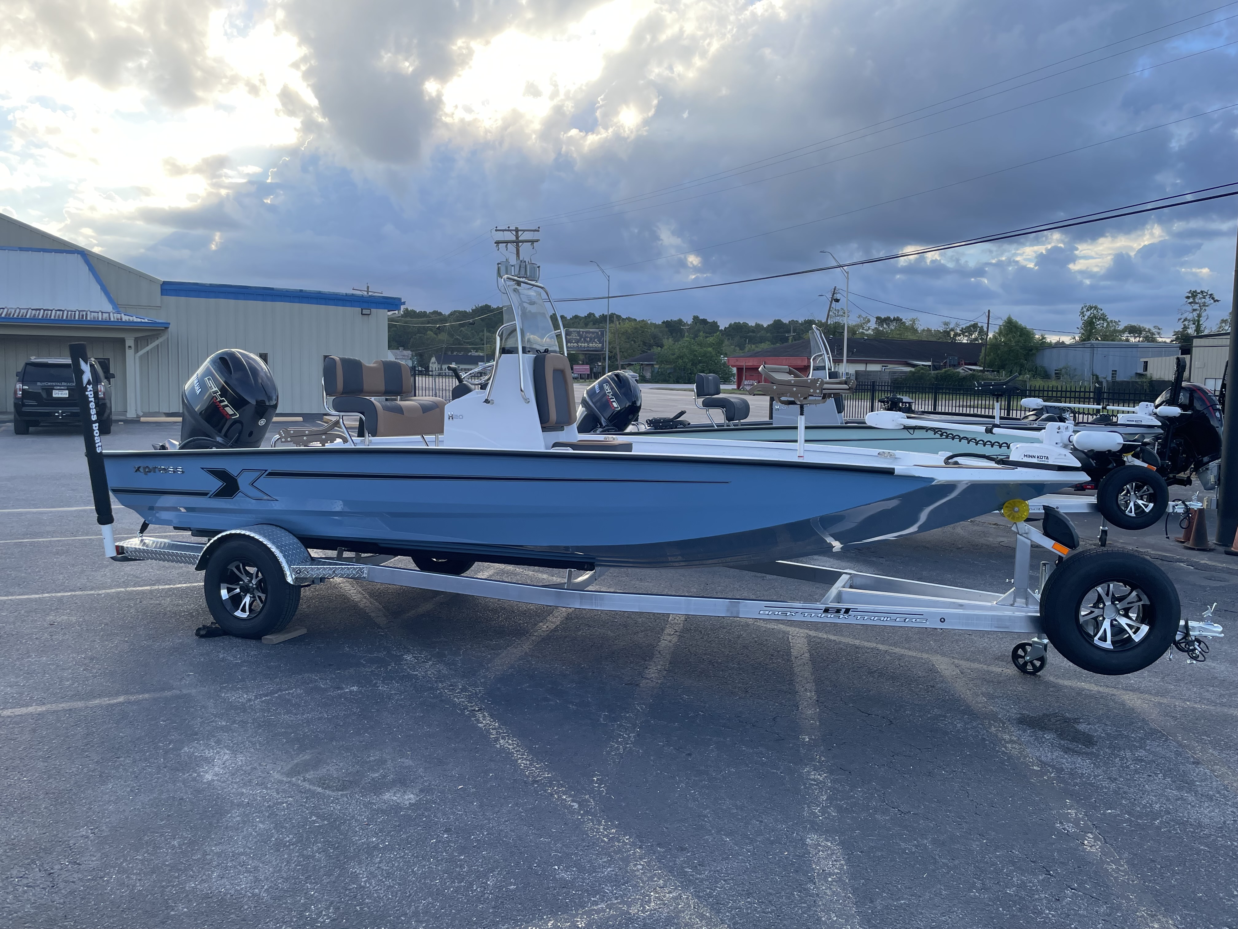 2027 Xpress Boats H20 Bay
