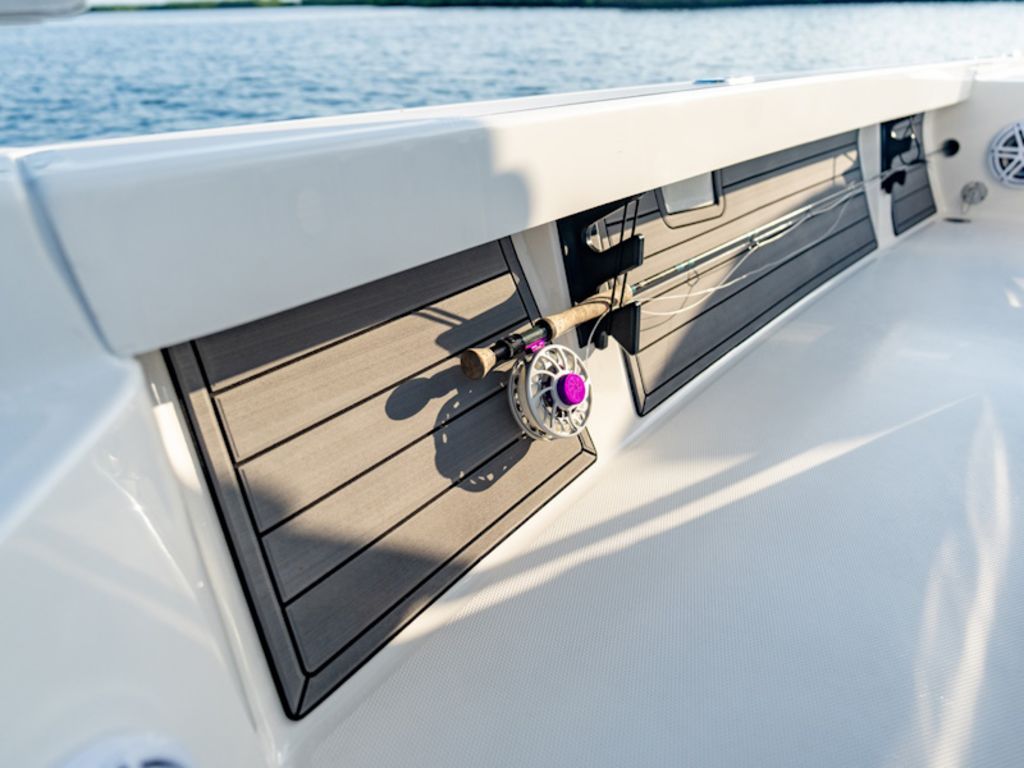 2027 Pathfinder Boats 2200 Hybrid Base