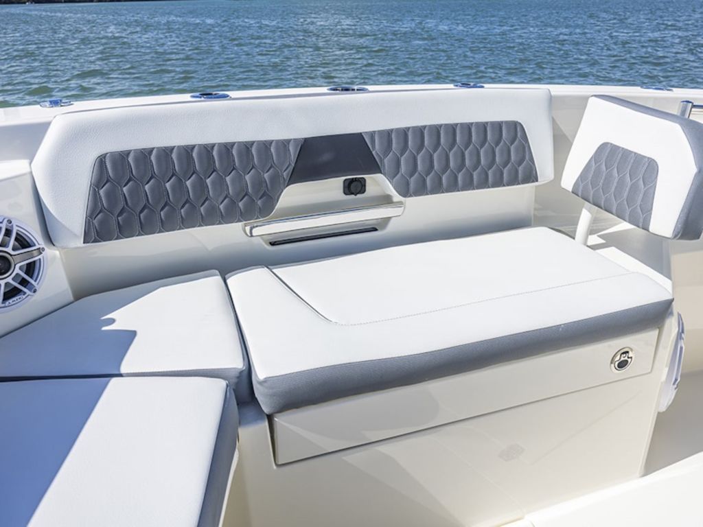 2026 Cobia Boats 265 CC Base