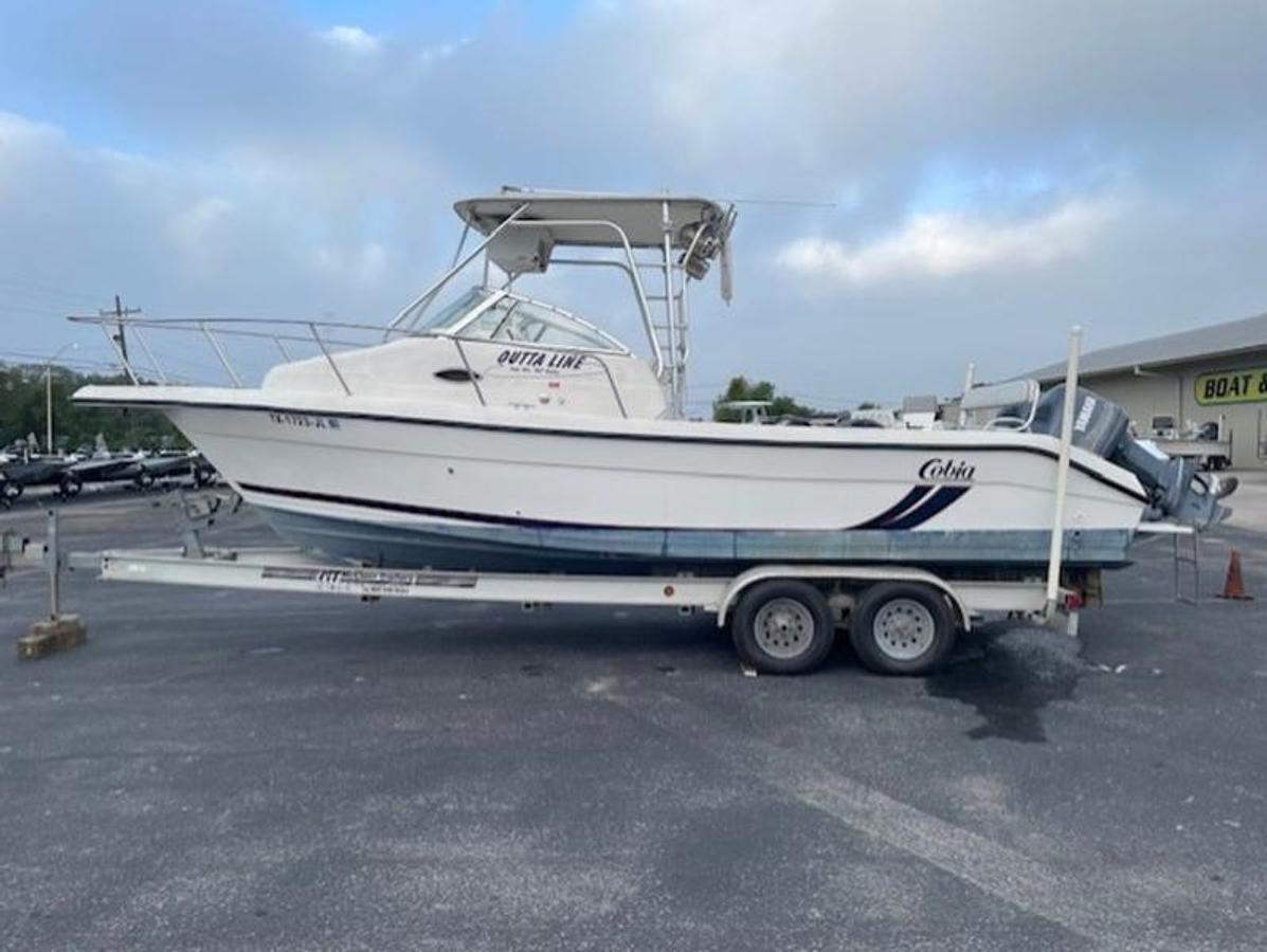 Used 2000 COBIA 260 Walk Around