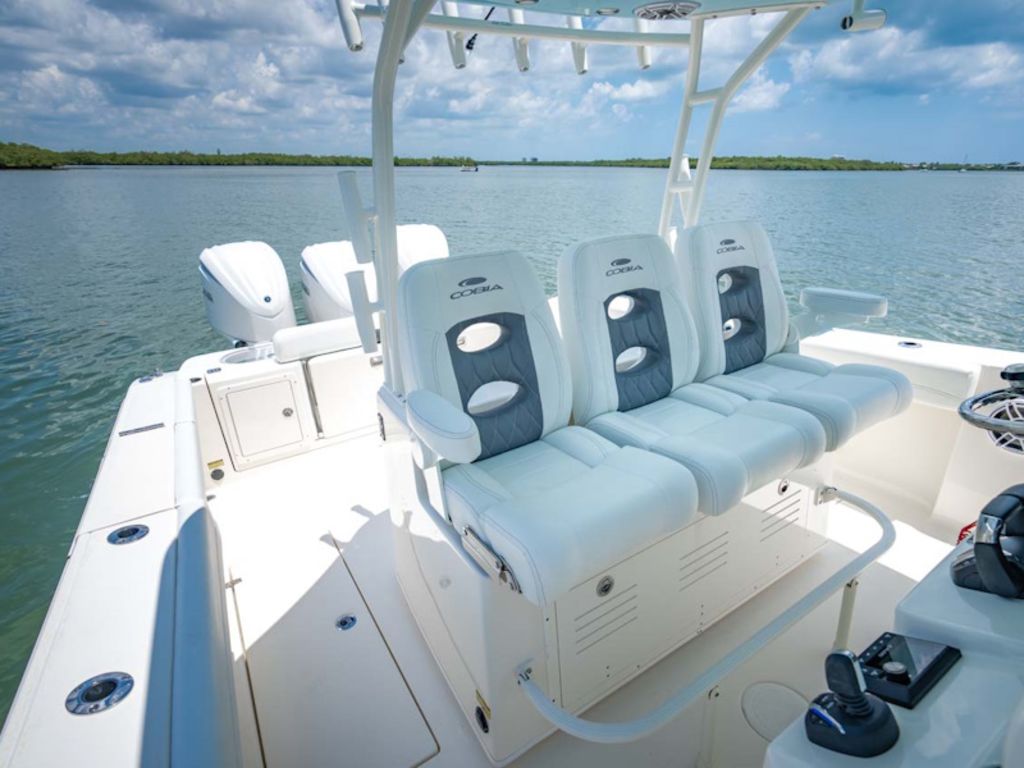 2026 Cobia Boats 350 CC Base