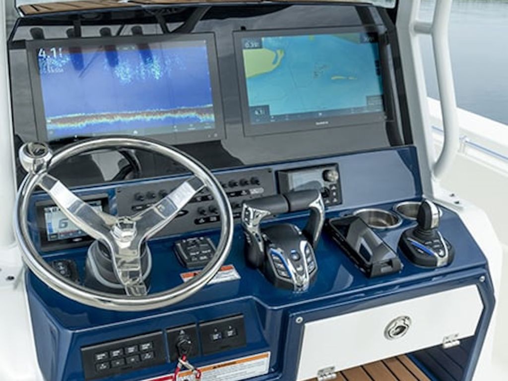 2026 Cobia Boats 285 CC Base