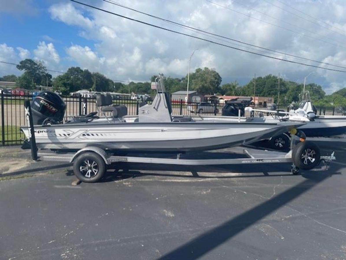 2027 Xpress Boats H20