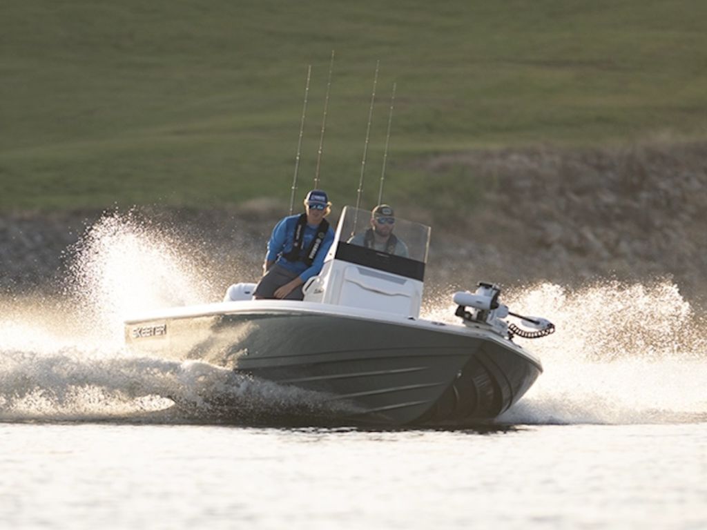 2026 Skeeter SX221 Base