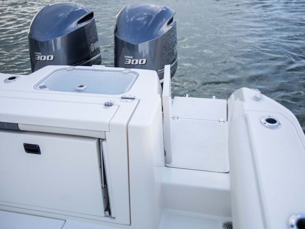 2026 Cobia Boats 320 CC Base