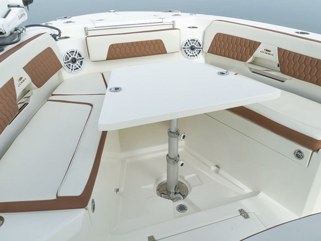 2026 Cobia Boats 285 CC Base