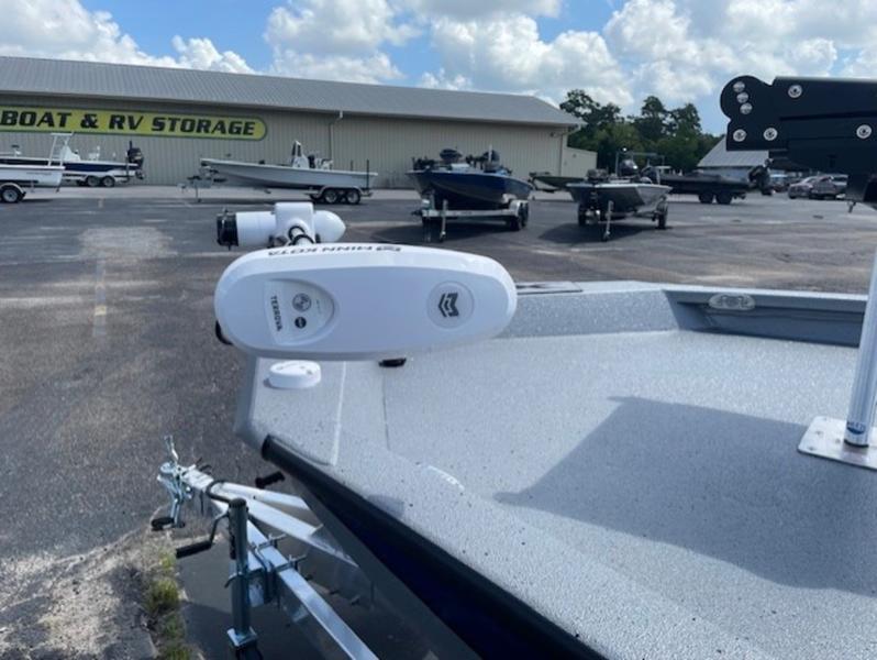2027 Xpress Boats H20 Bay