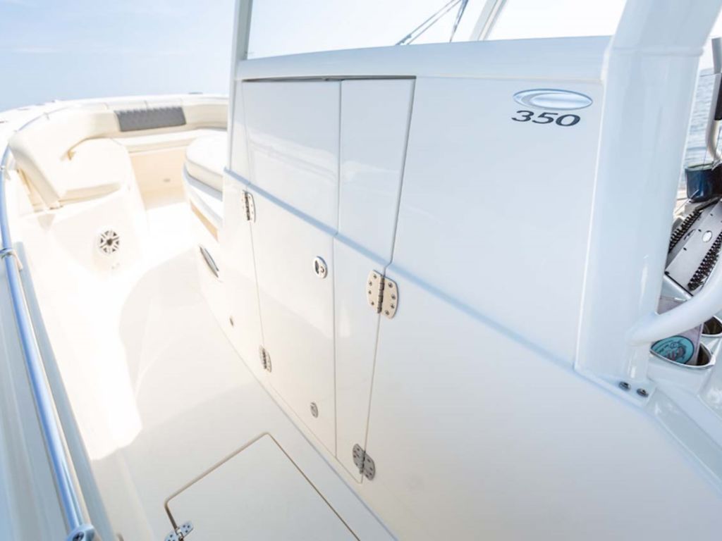 2026 Cobia Boats 350 CC Base