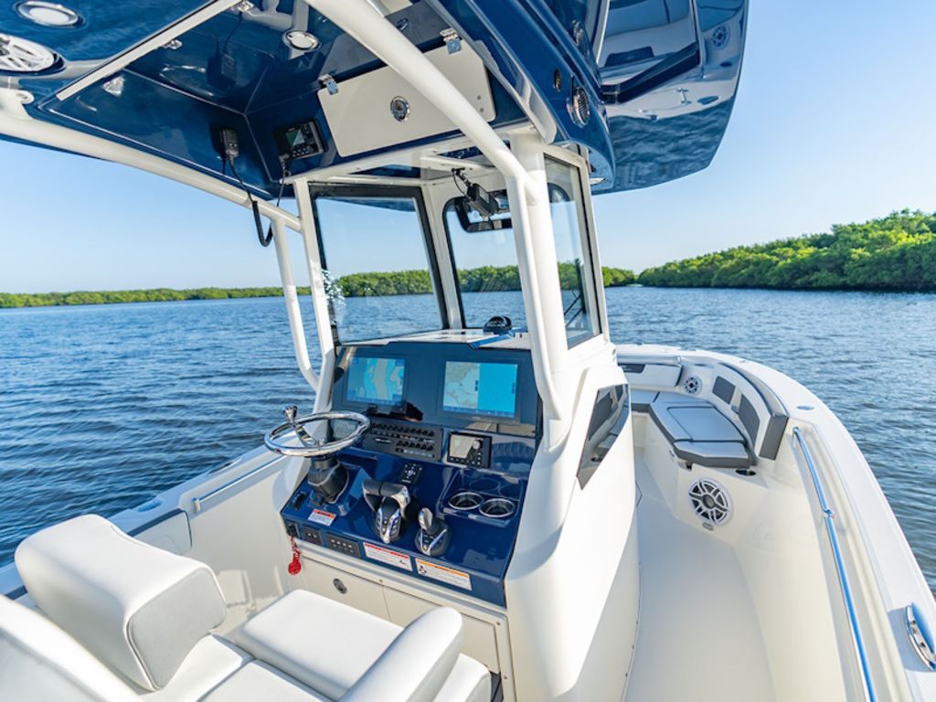 2026 Cobia Boats 245 CC Base