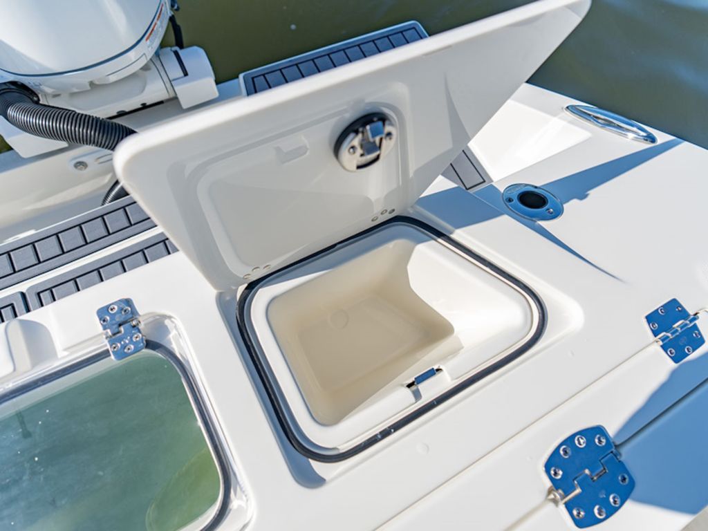 2026 Cobia Boats 245 CC Base